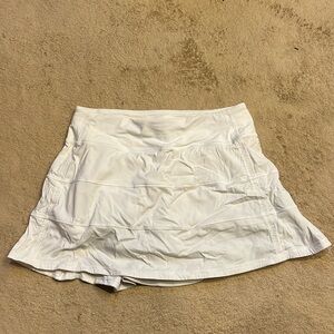 Lululemon pace rival skirt. White. Size 4 tall. Barely worn.